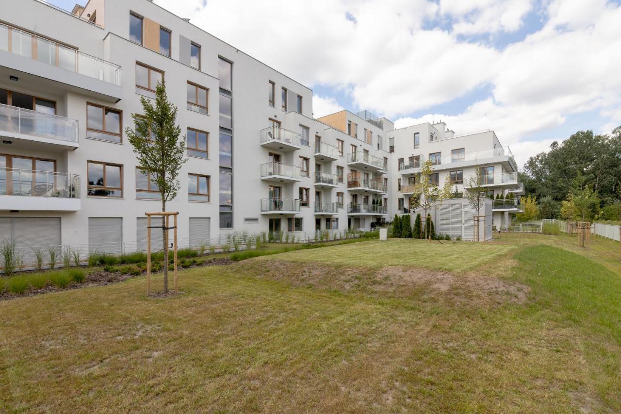 Ferienwohnung Wilanow Gardens With Balcony Warschau Exterior foto